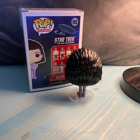 Dianna Troi Funko pop Star Trek TNG - Picture 2 of 2